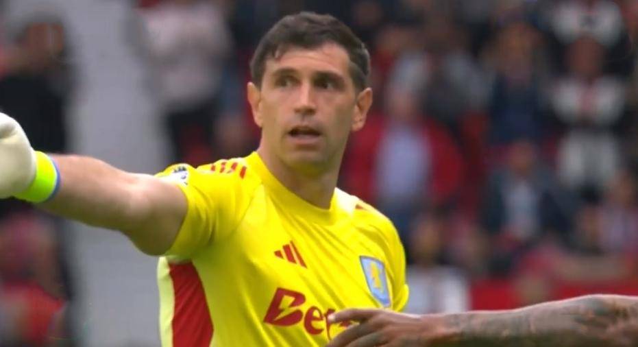 价值一亿的进球裁判可吹可不吹曼联自己不懂比赛该赢不该赢？