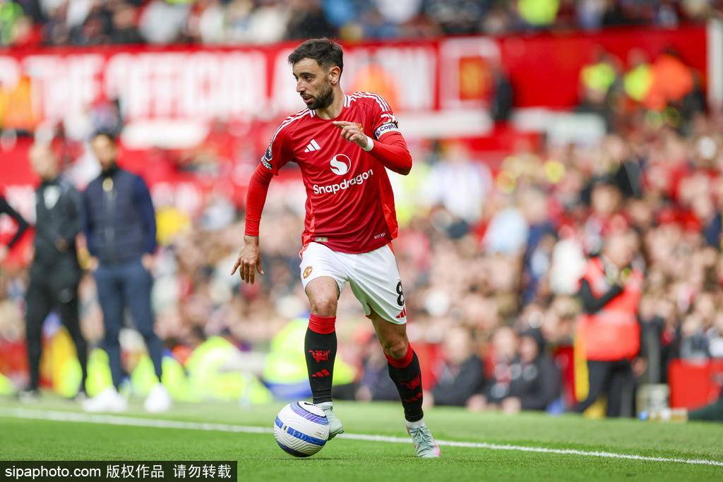 B费拒沙特肥约，曼联队长一席话让红魔泪目！费迪南德：我自愧不如！