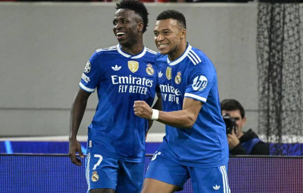 4-3！姆巴佩7分钟戴帽创纪录，皇马防线却漏成筛子！